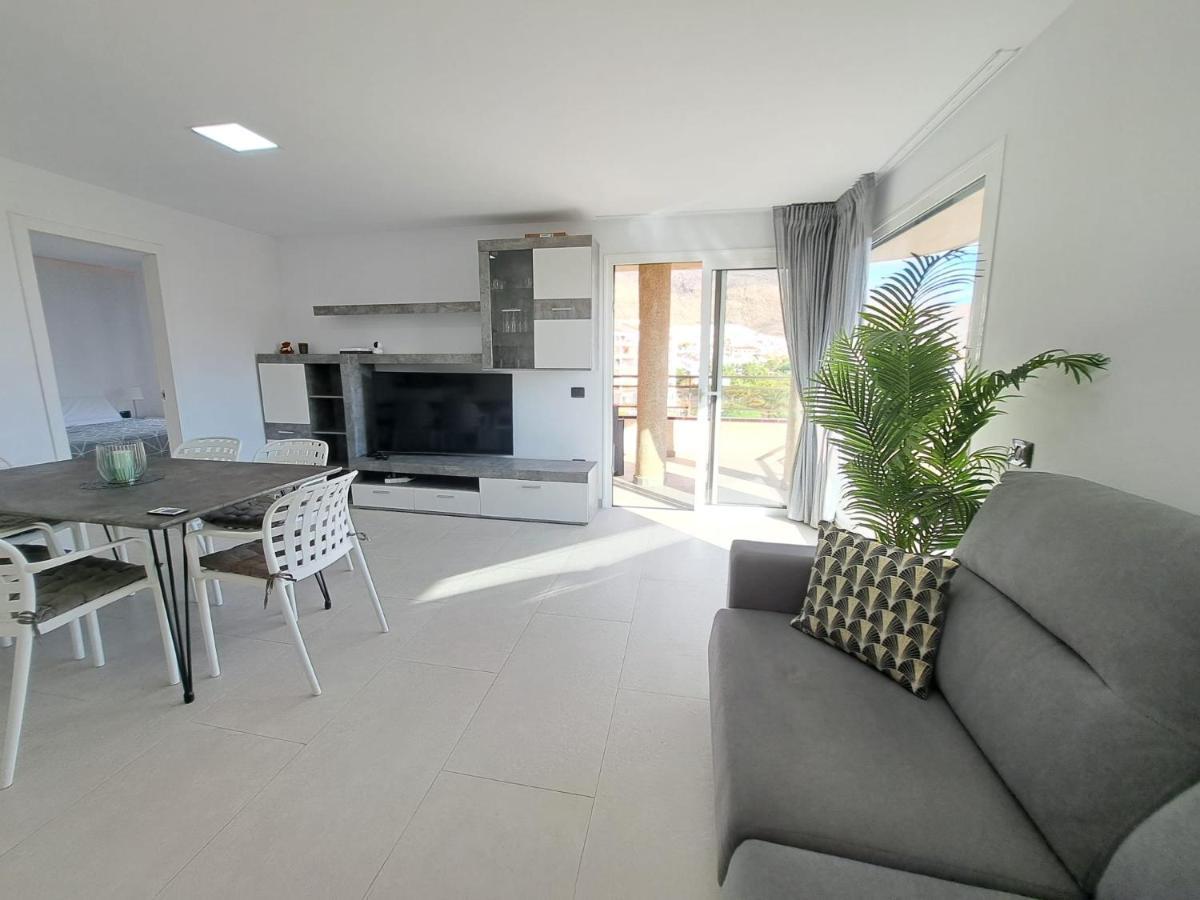 Newly Reformed 2 Bedroom Apartment In The Center Of Los Cristianos Los Cristianos  Exterior foto